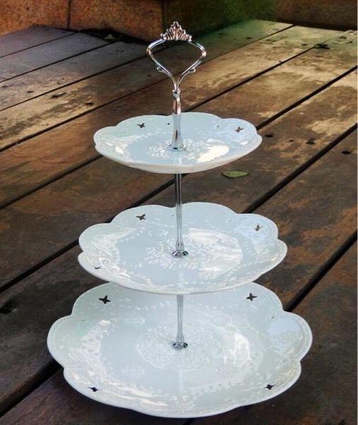 GIÁ SỐC - Kệ bày bánh kẹo, hoa quả bằng sứ trắng, Sét đĩa sứ bày và trang trí hoa quả, bánh kẹo trên bàn ăn 3 tầng hình tháp, Bộ khay đựng bánh kẹo, hoa quả để bàn bằng sứ, khung kim loại siêu bền, phù hợp với mọi không gian gia đình