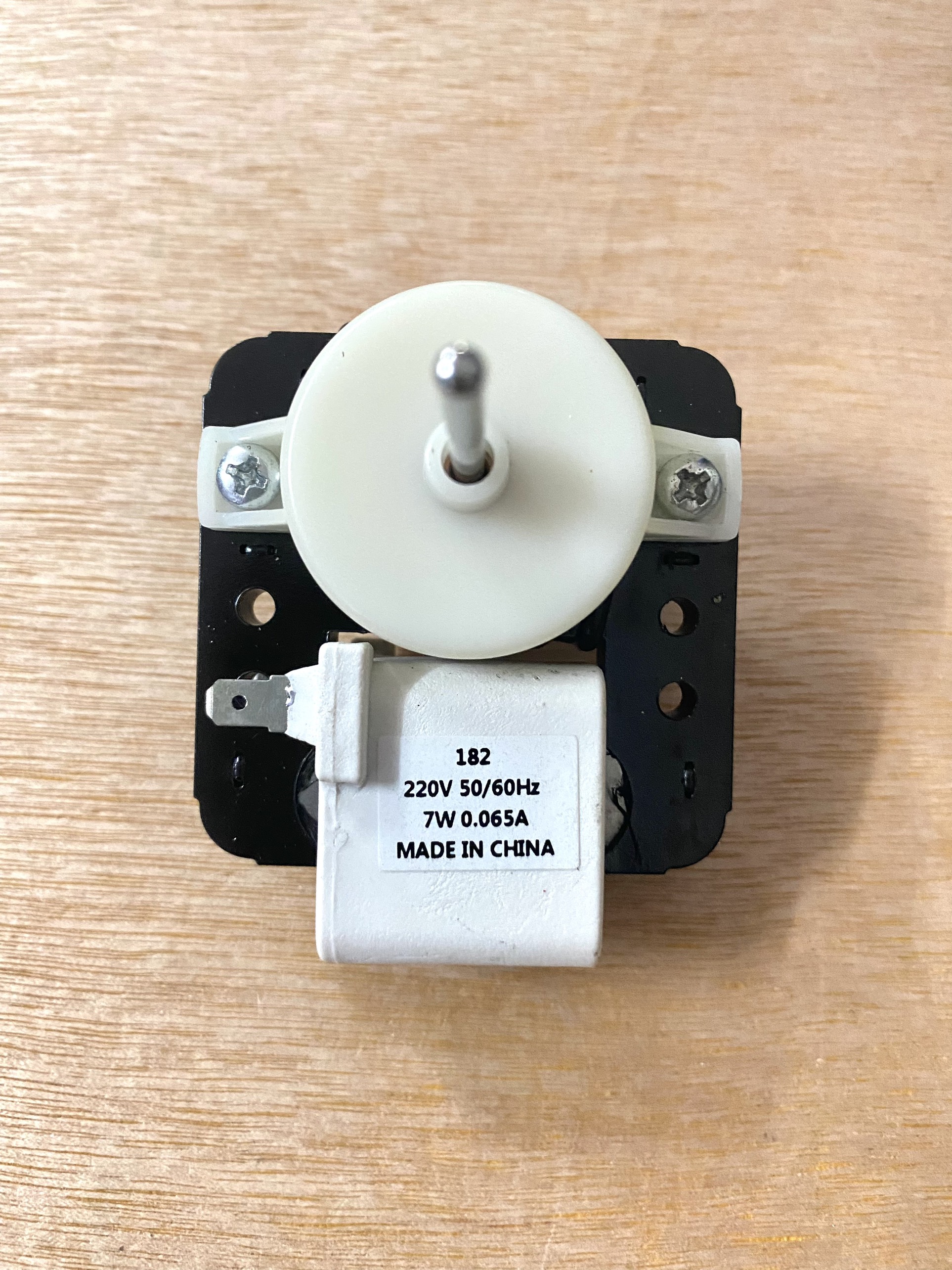 Quạt tủ lạnh trắng mỏng chất lượng