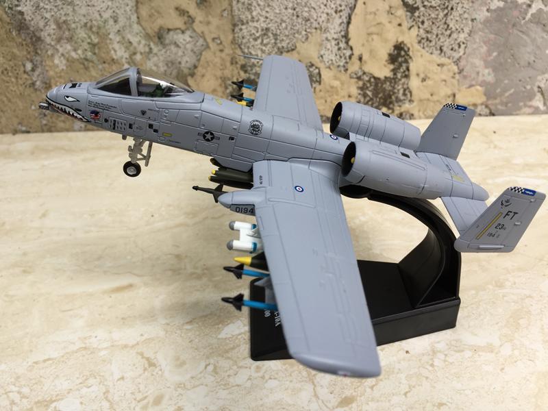 [HCM]Mô hình Máy bay cường kích  A-10  1:100