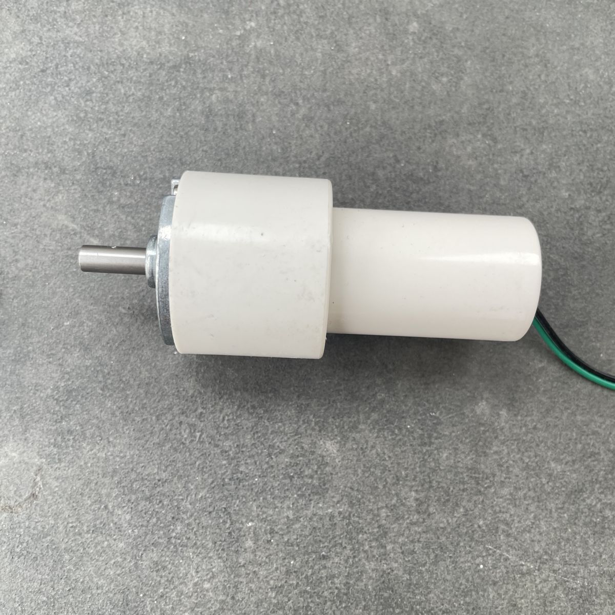 Động cơ giảm tốc 24v công suất 8kg/cm – motor giảm tốc 24v