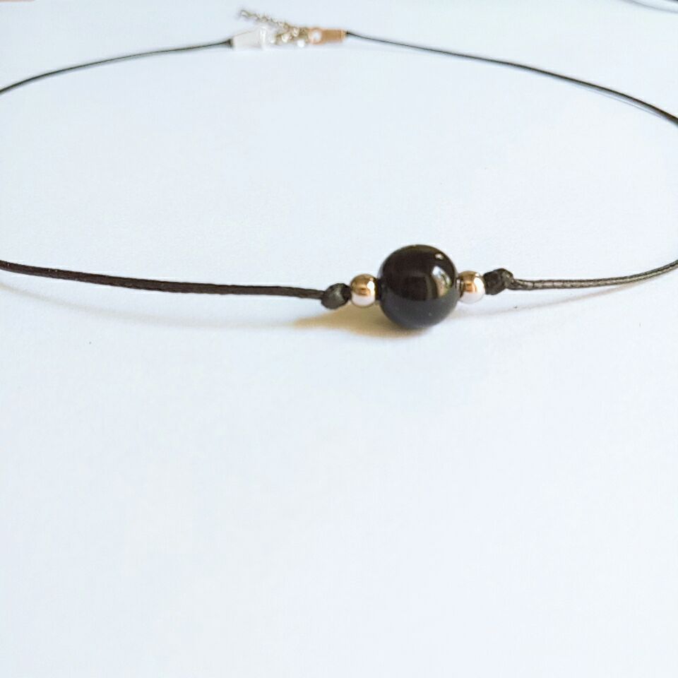 Vòng chocker cổ kèm hạt đen