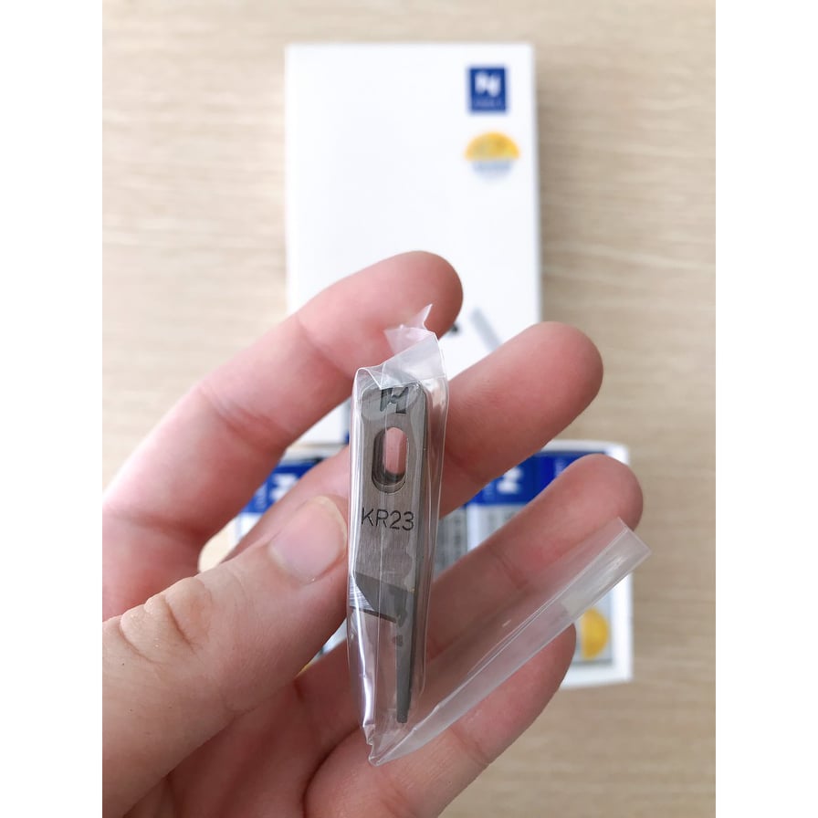 Dao trên, dao dưới máy vắt sổ SIRUBAR