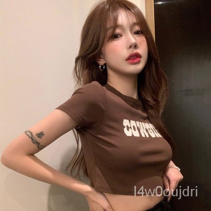 Áo thun croptop in chữ thời trang