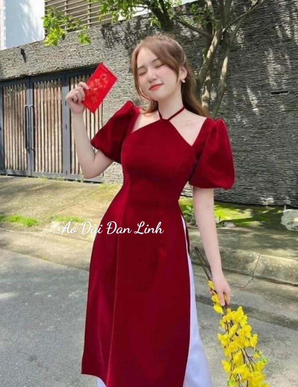 Áo dài màu đỏ cổ yến cách điệu dáng tiểu thư dễ thương - Áo Dài Đan Linh