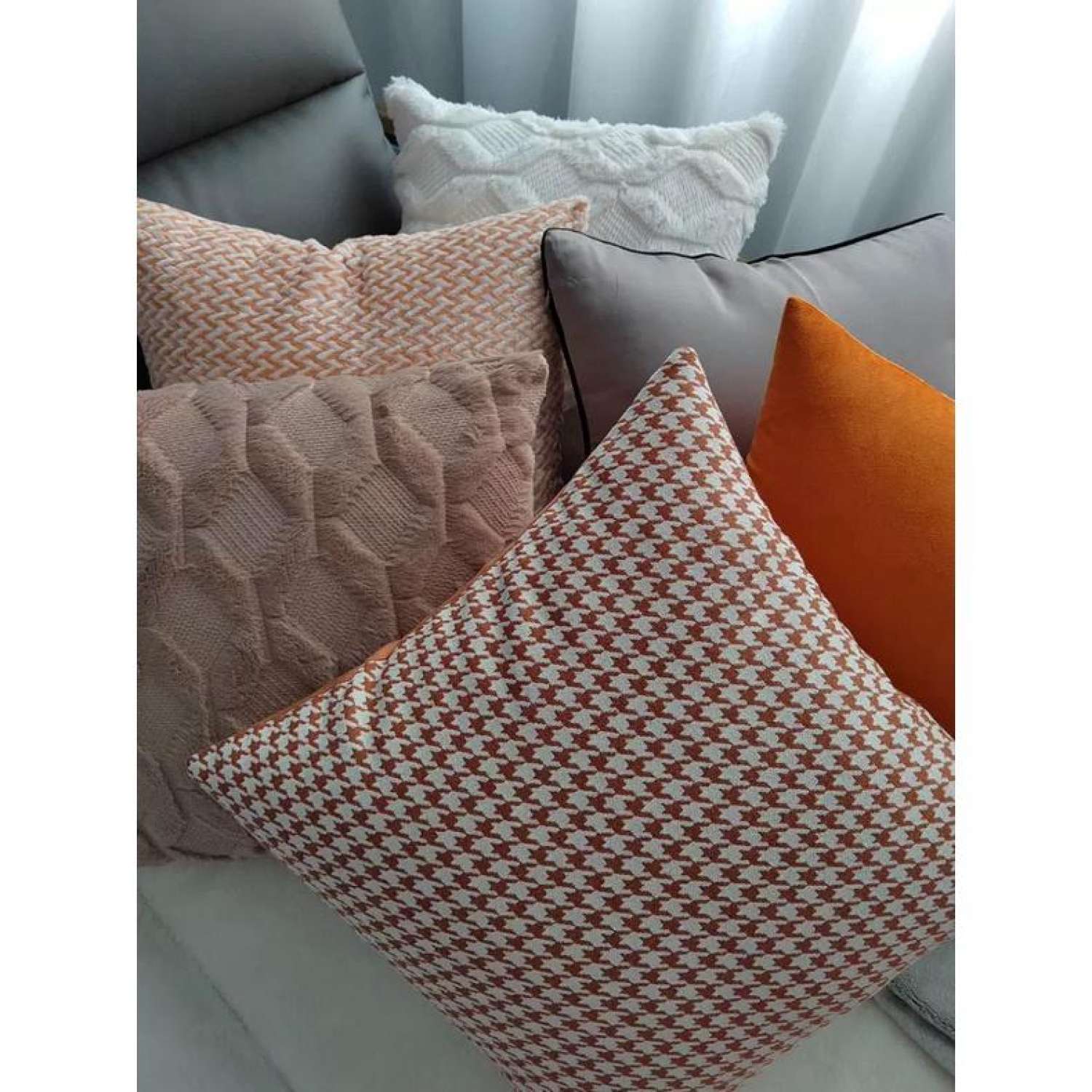 Gối tựa lưng sofa cao cấp tông cam đất Liminho