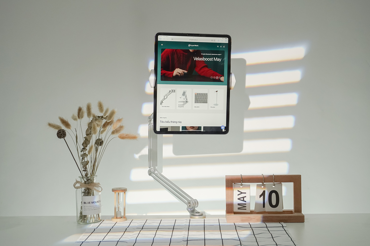 Giá đỡ Ipad/Máy tính bảng kẹp bàn HyperWork KP1