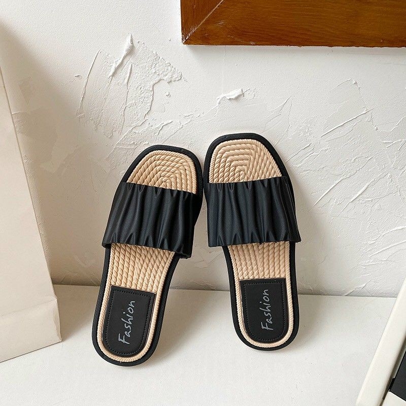 giày dép họa tiết cá tính