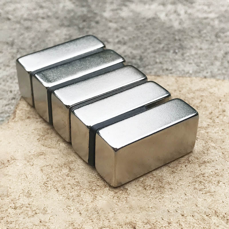 Nam châm đất hiếm 30x15x10mm