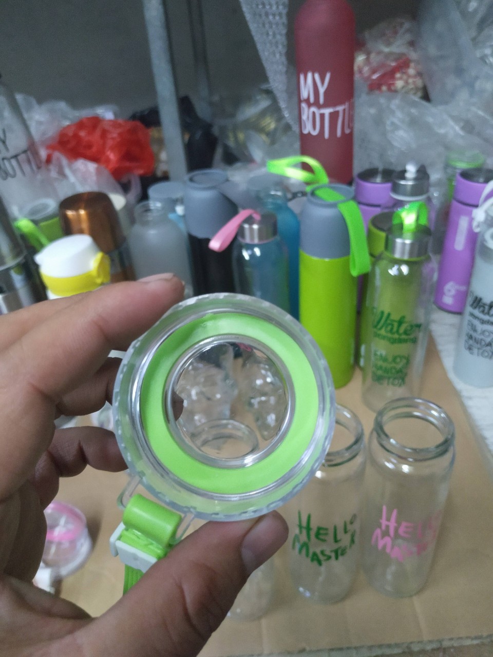 Bình Thuỷ Tinh Trong In Chữ Hello Master 420 ml