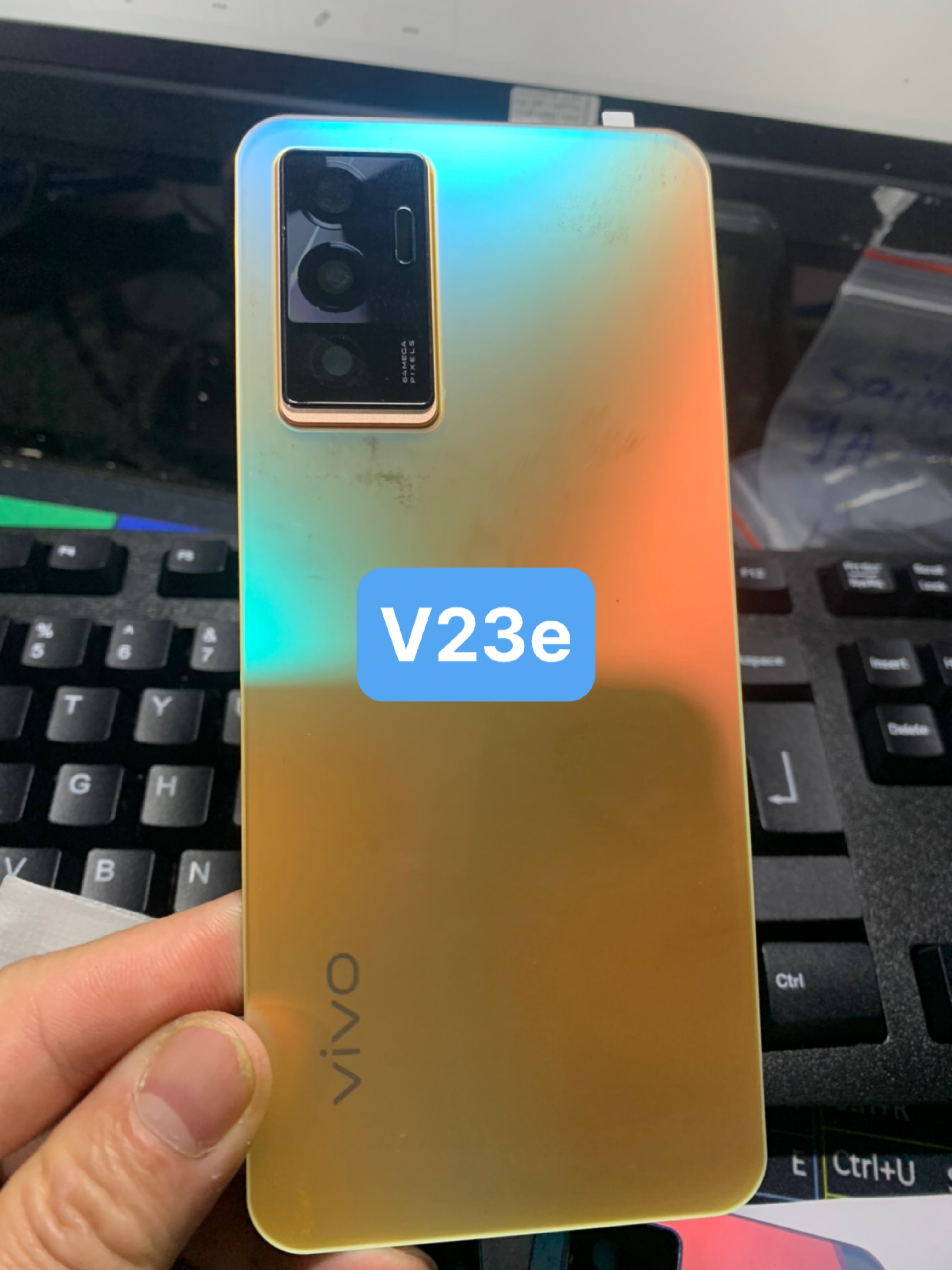 Kính lưng điện thoại zin Vivo V23e