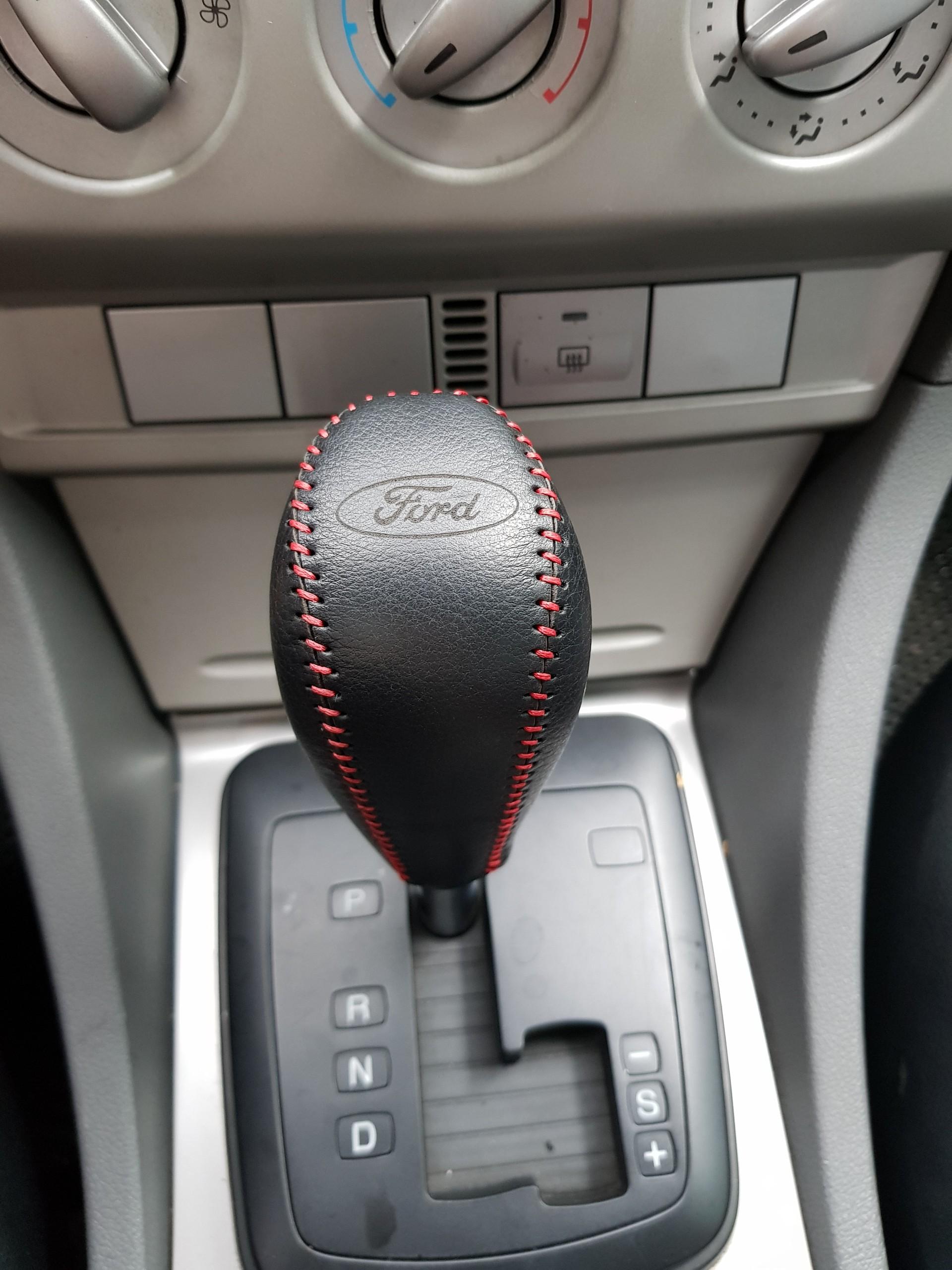Bọc da cần số Ford Focus số tự động