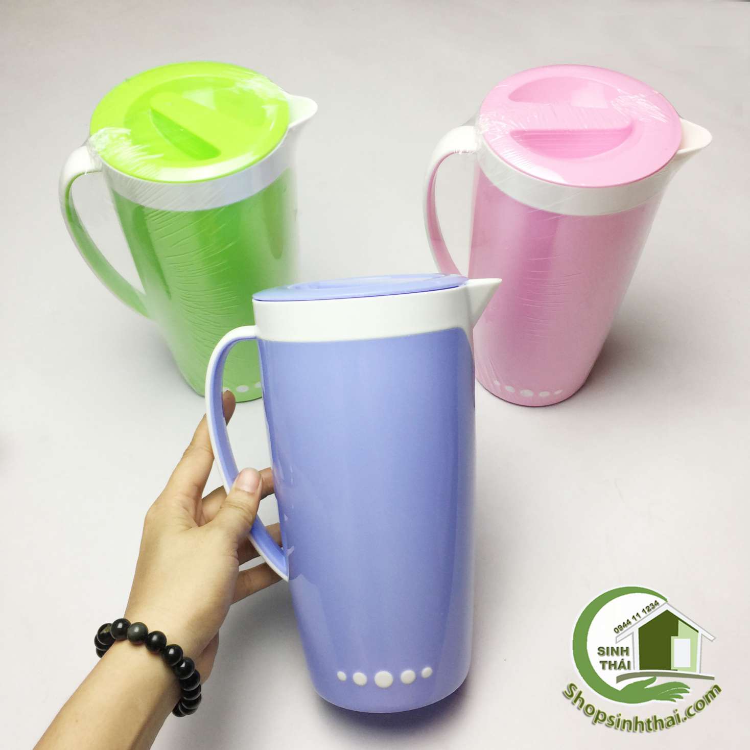 [HCM]Ca nhựa đựng nước 2 lít có nắp - ca 2 màu Duy Tân - giao màu ngẫu nhiên