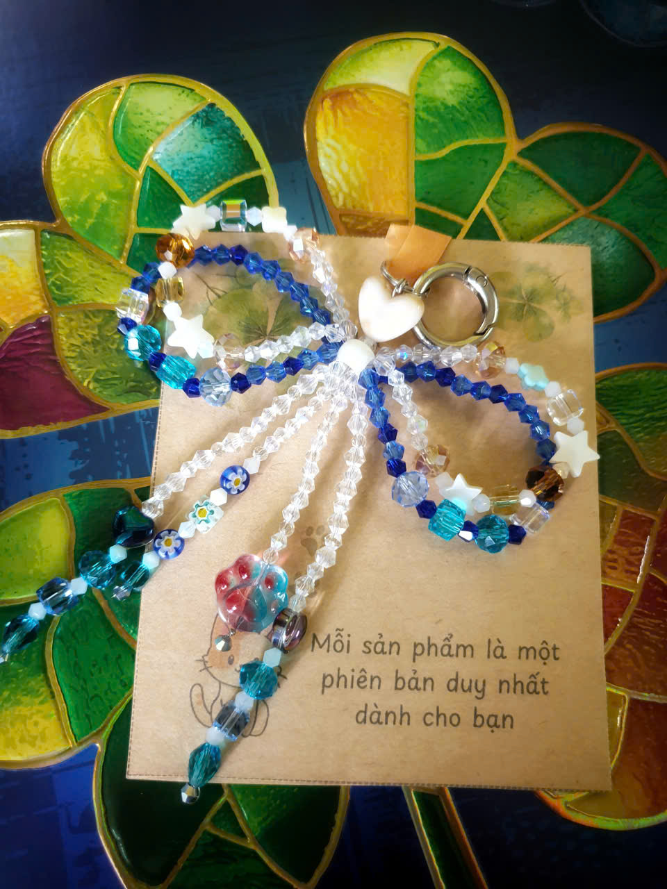 Handmade Crystal Bow Charm with Imitation Glass – Unique Gift for Girlfriends, Exquisite Handmade Accessories for Handbags & Keychains