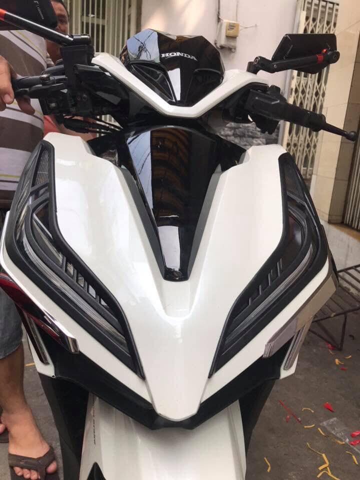 Bộ ốp viền đèn Demi xe Vario2018 đến 2021.(Ver 2)