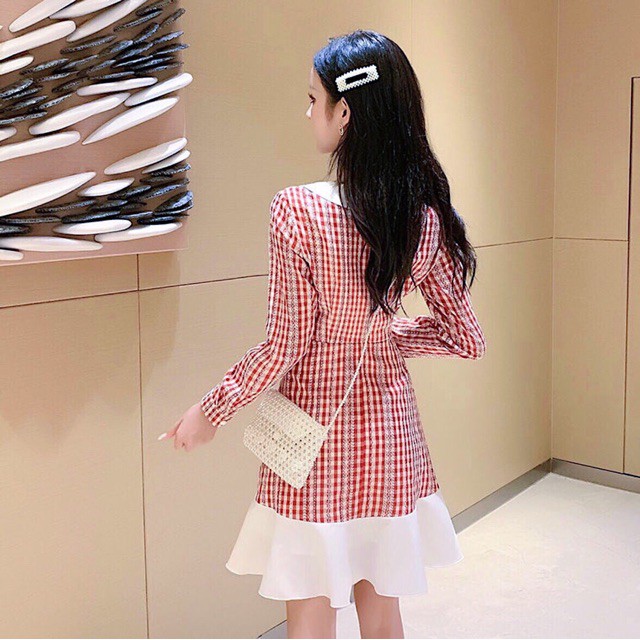 Đầm caro đỏ phối trắng
