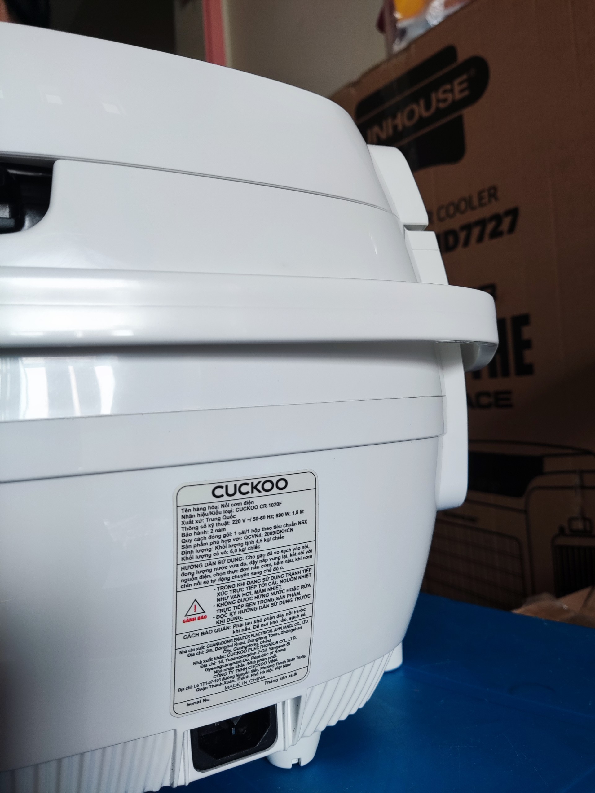 Nồi cơm điện tử Cuckoo 1.4 lít CR-1020F.