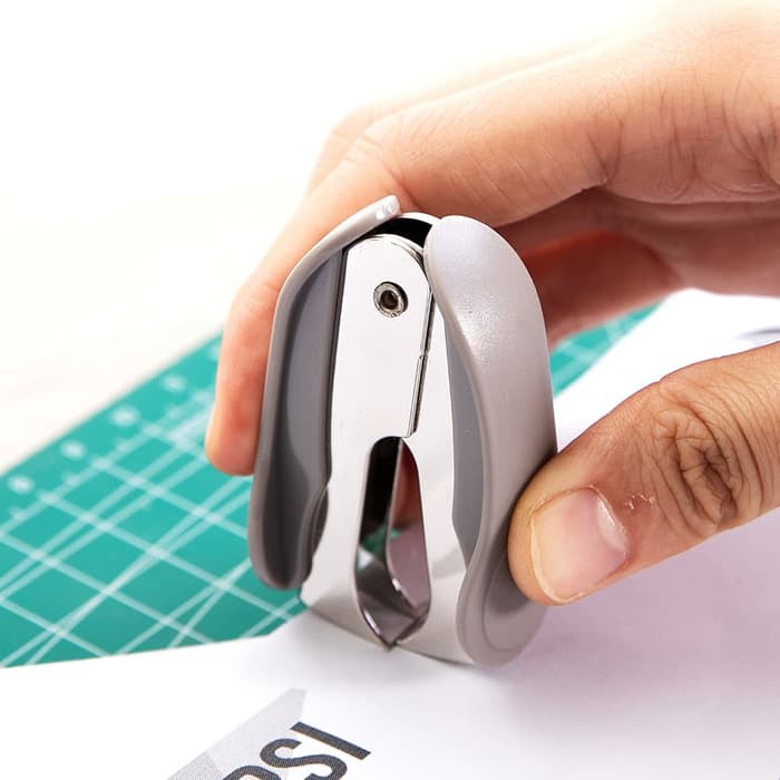 2 cái gỡ kim Deli 232