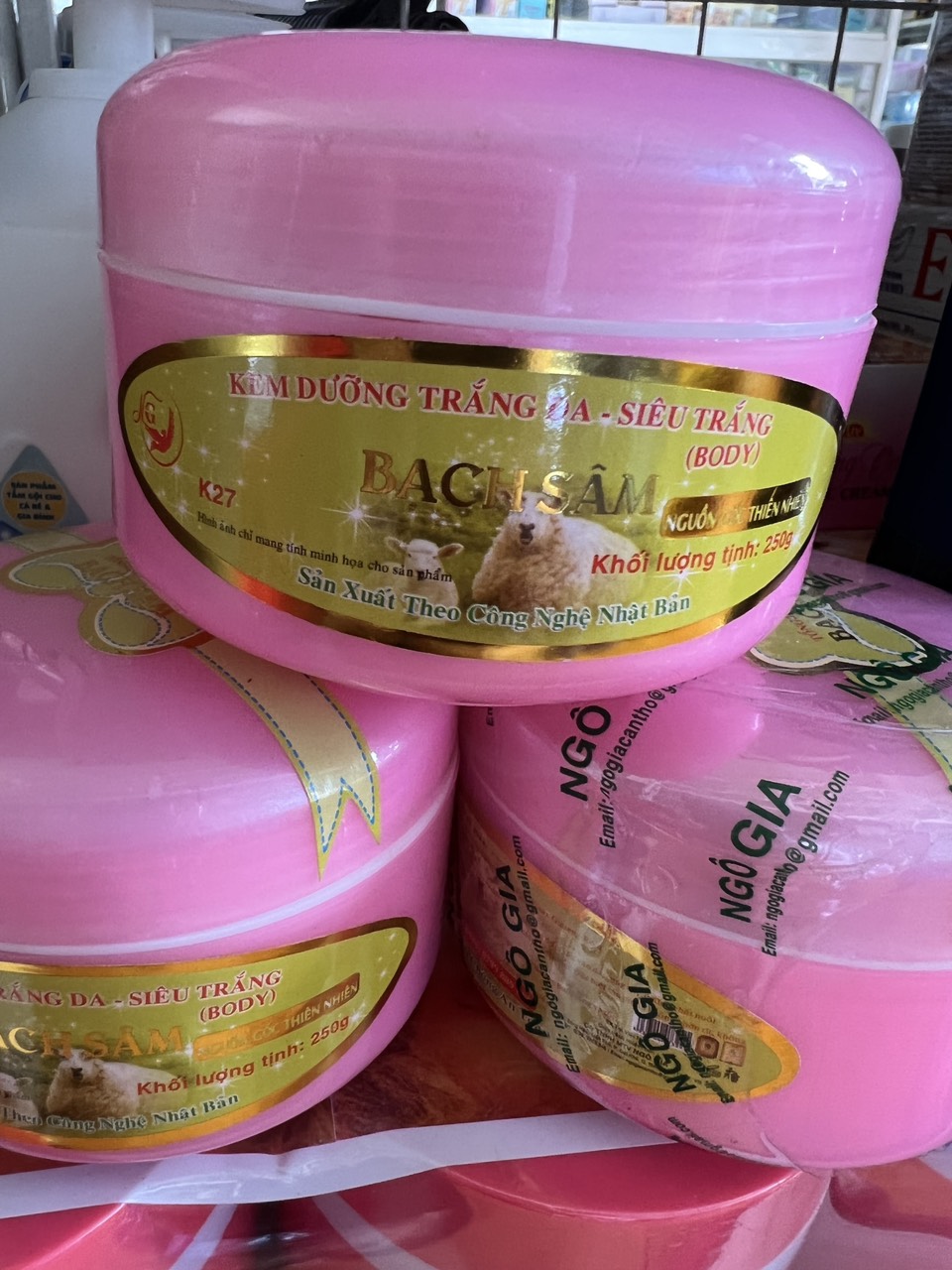 Kem Bạch Sâm Ngô Gia Trắng da toàn thân hủ hồng 250g