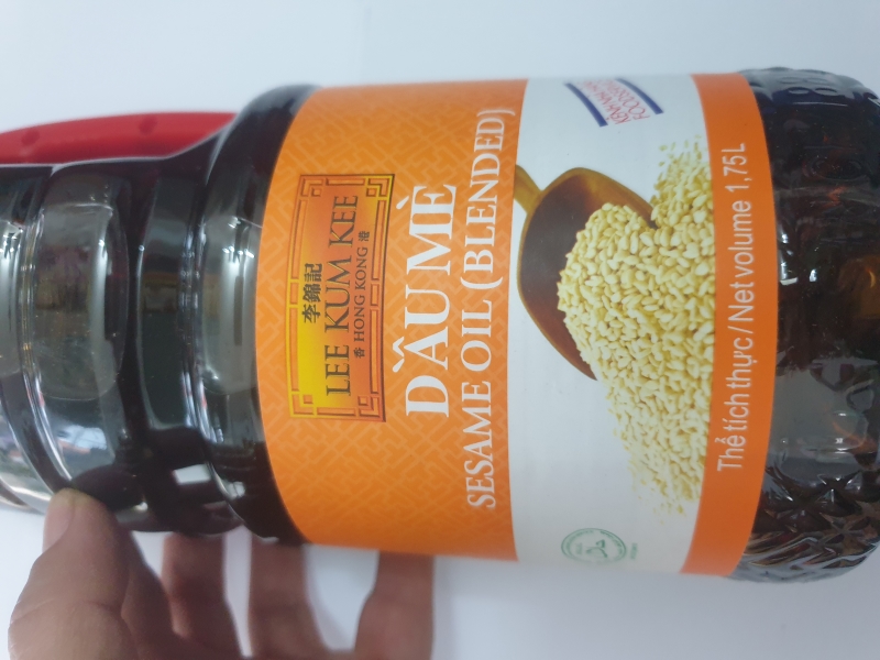 Lee Kum Kee bottle 1.75L turmeric oil