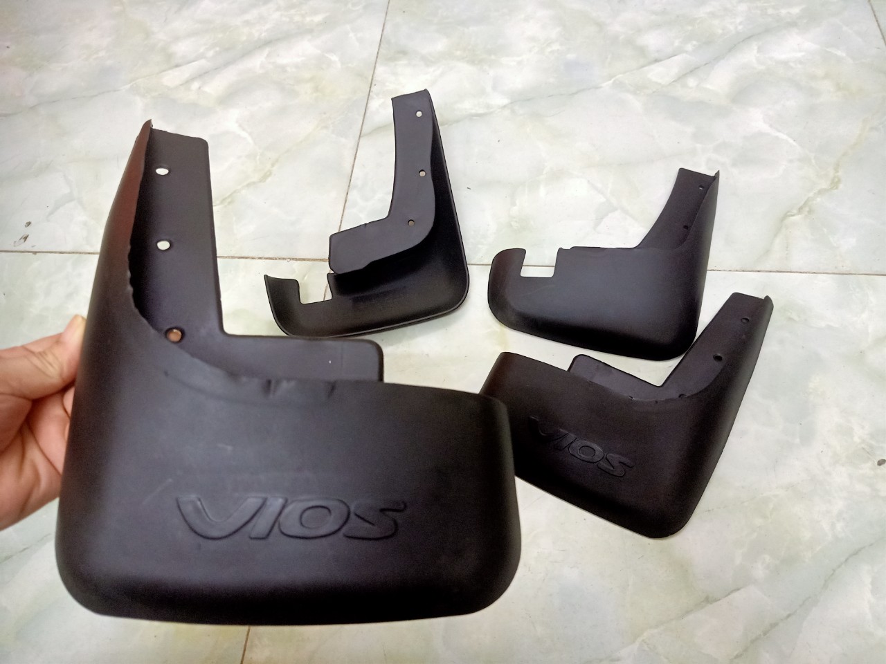 Bộ 4 chắn bùn xe toyota vios đời 2003 đến 2006 có chữ