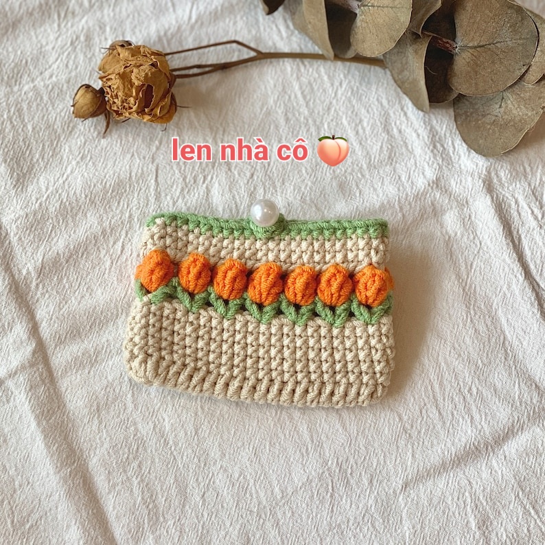 Ví cầm tay mini hoa tulip bằng len handmade