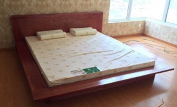 Giường gỗ hương đỏ kiểu Nhật vai bè