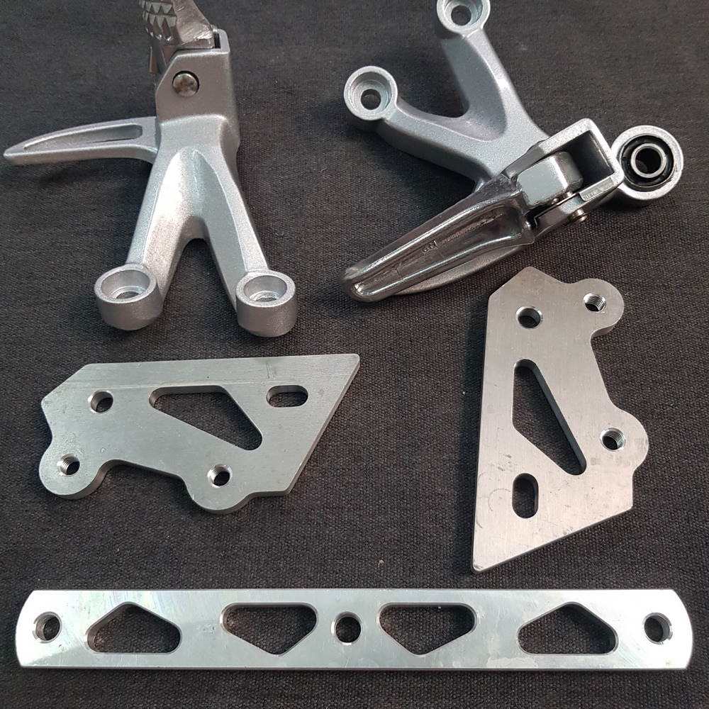 Cặp gác chân Raider sau nhôm CNC kèm bát gắn exciter 150, ex 135, sirius, winner chất lượng đỉnh cao, đồ chơi xe máy giá sỉ, gian hàng uy tín, chất lượng cao, mua ngay