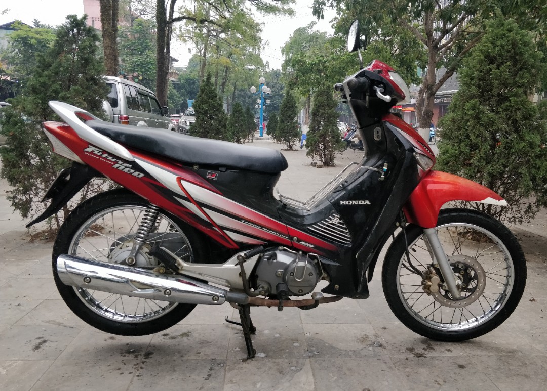 Gáy đen - Ốp đầu C110 sau xe Future Neo