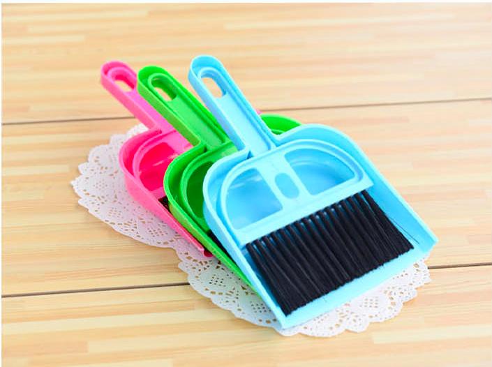 Dụng cụ vệ sinh mini bàn học, máy vi tính