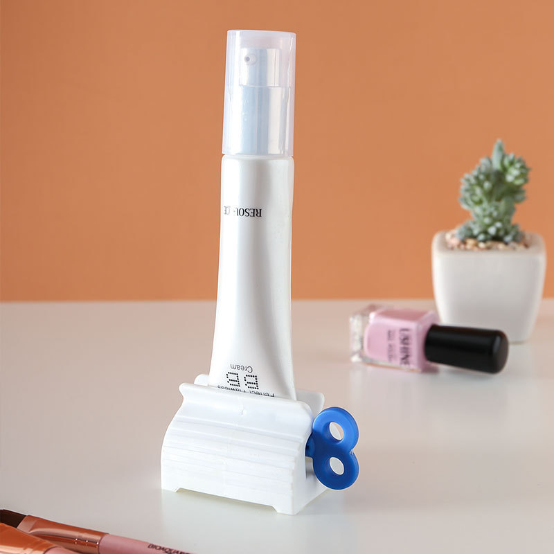 Tools squeezing toothpaste automatic