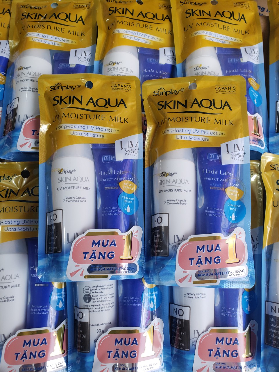 [HCM]Kem chống nắng dưỡng da ẩm mịn Sunplay Skin Aqua UV Moisture Milk SPF50+ PA++++ 30gr