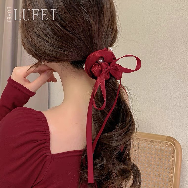 Cột tóc Scrunchies lụa đính hạt trai, phụ kiện tóc phong cách Hàn Quốc