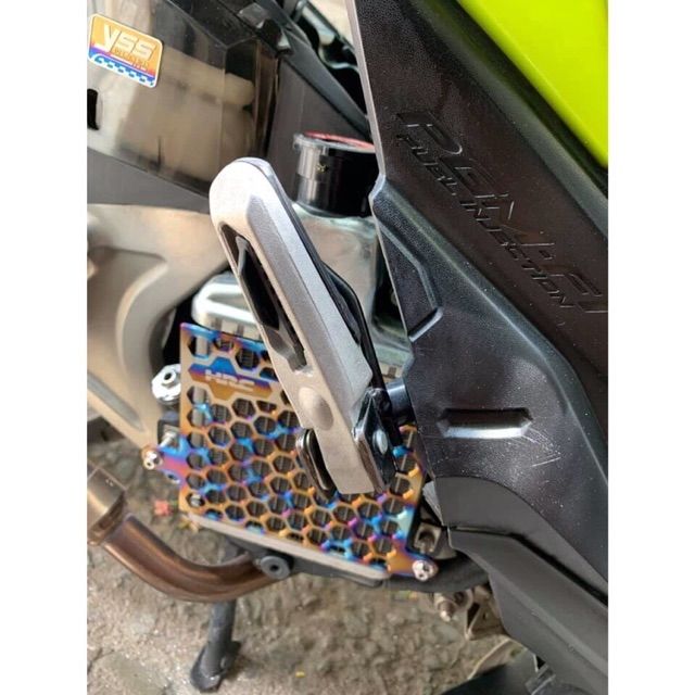 Gác chân Ducati Honda - Yahama