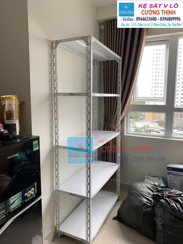 Kệ sắt trưng bày 5 tầng, cao 1m8 x dài 1m2 x rộng 40cm, kệ trưng bày sản phẩm