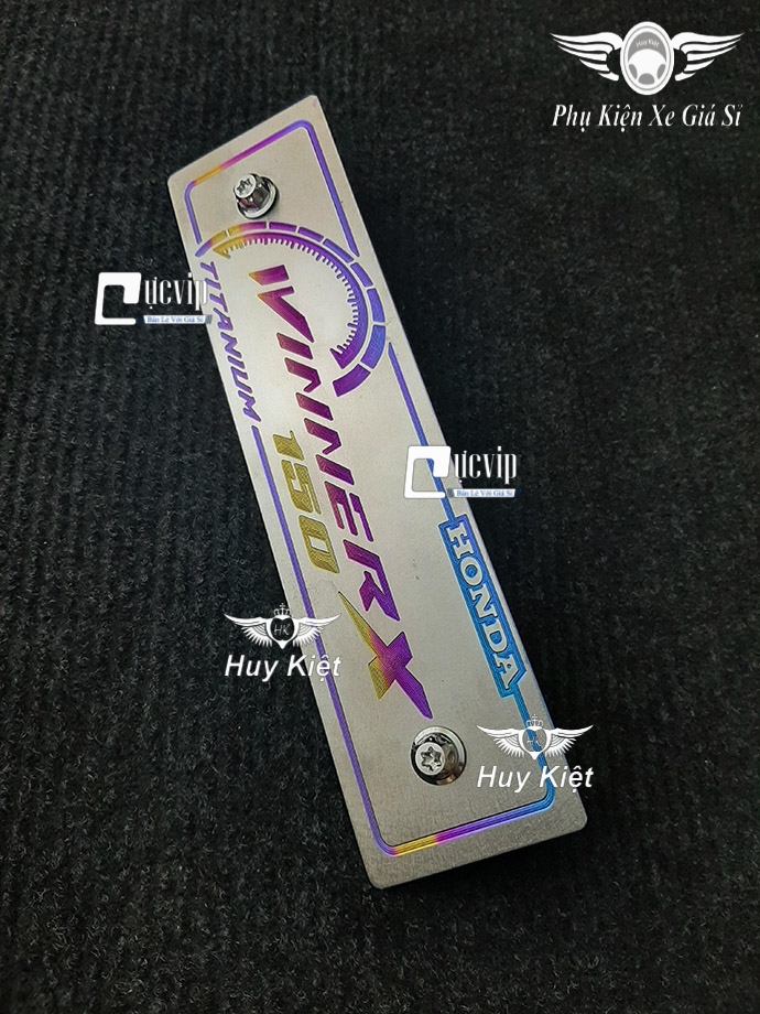 Bảng tên winner x titan kèm 2 ốc salaya ms3859