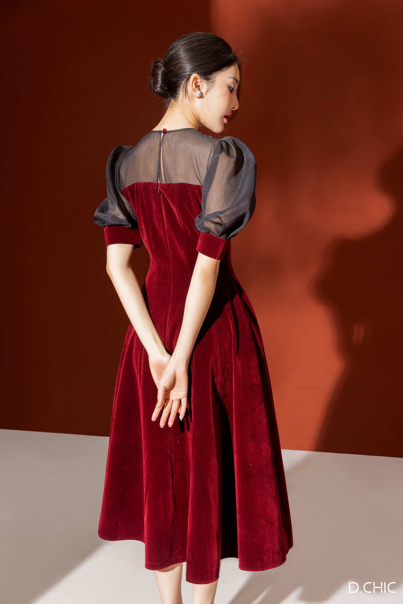 D.CHIC Váy nhung ngực phối tơ trần trám MS: 2813237