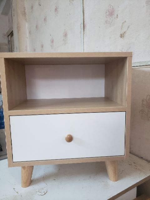 Tủ đầu giường phong cách Châu Âu