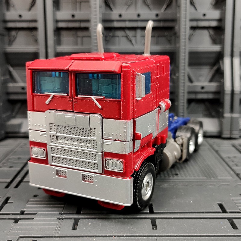 Mô hình robot Optimus Star Commander (ss38KO)