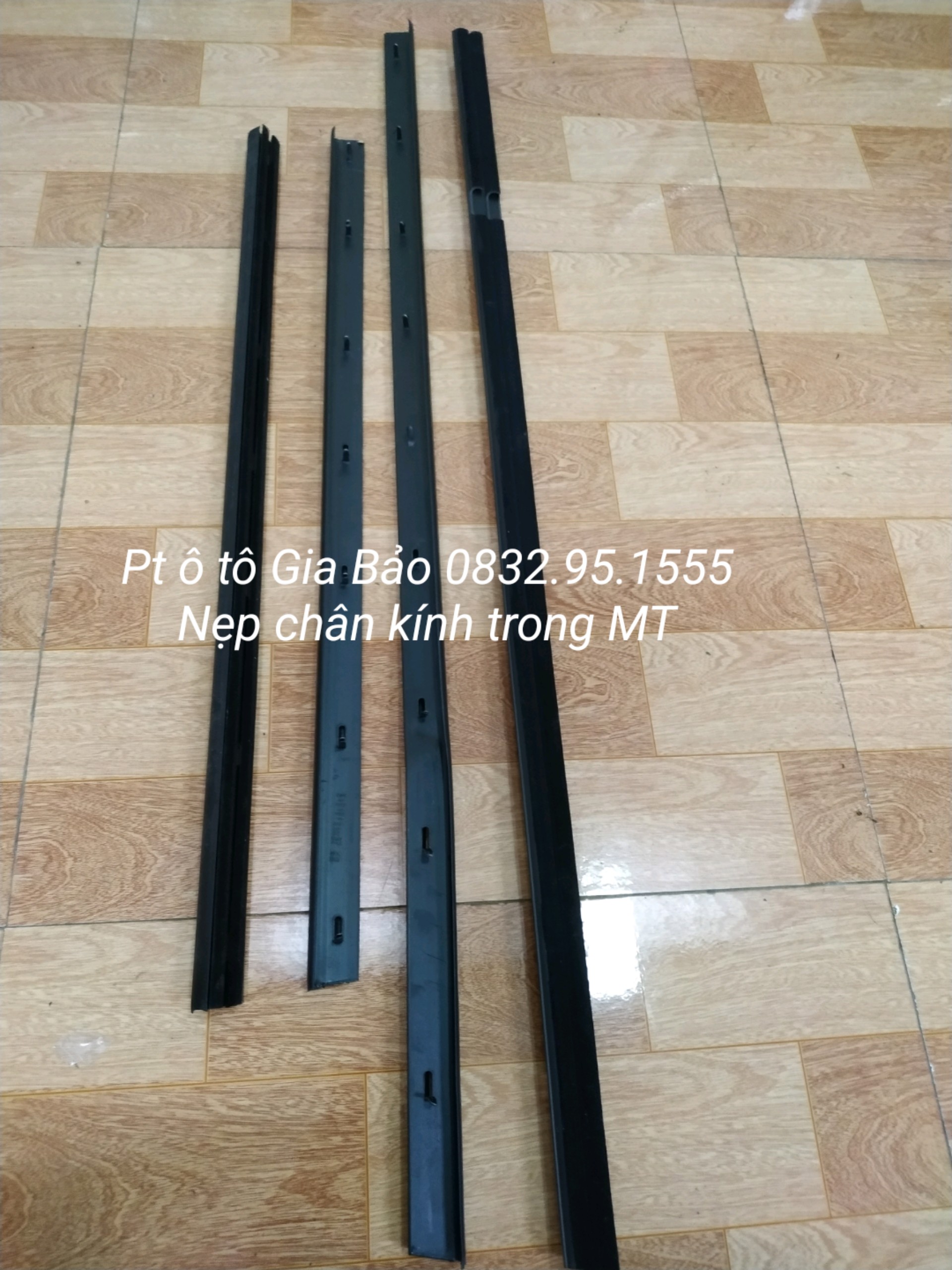 Nẹp chân kính trong Matiz ( giá bán 1 bộ/4 thanh , đời 99 - 07 )