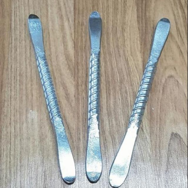 Cây cạy lốp xe