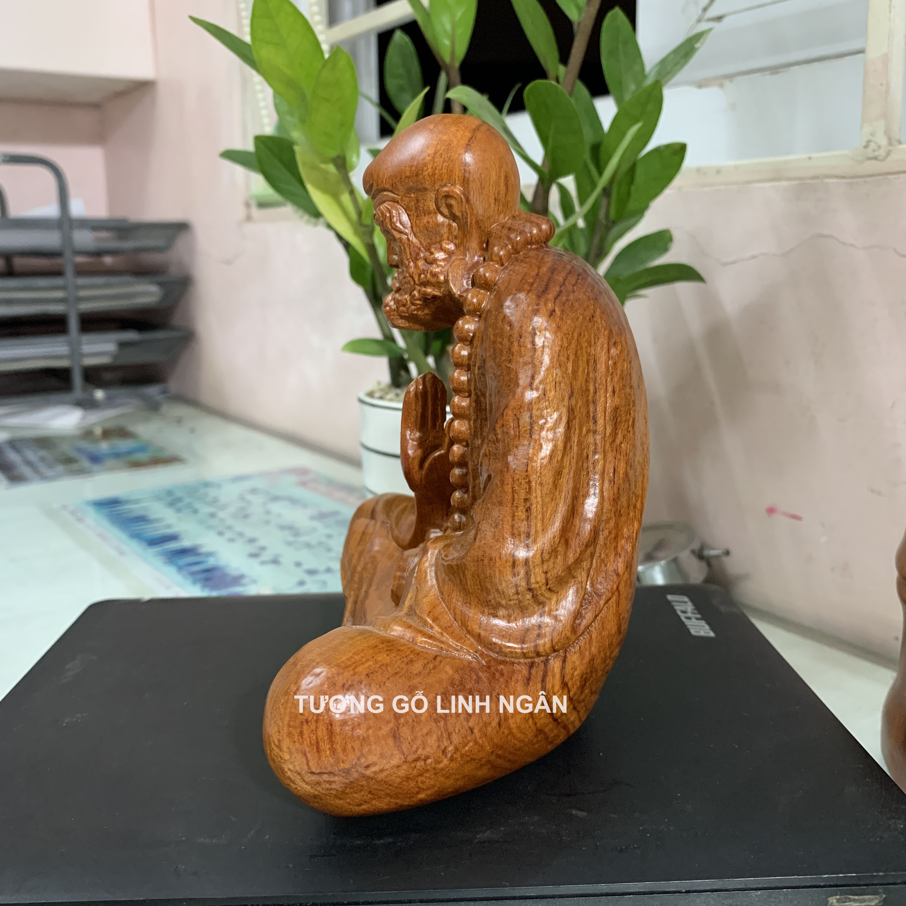 Tượng Đạt ma gỗ hương