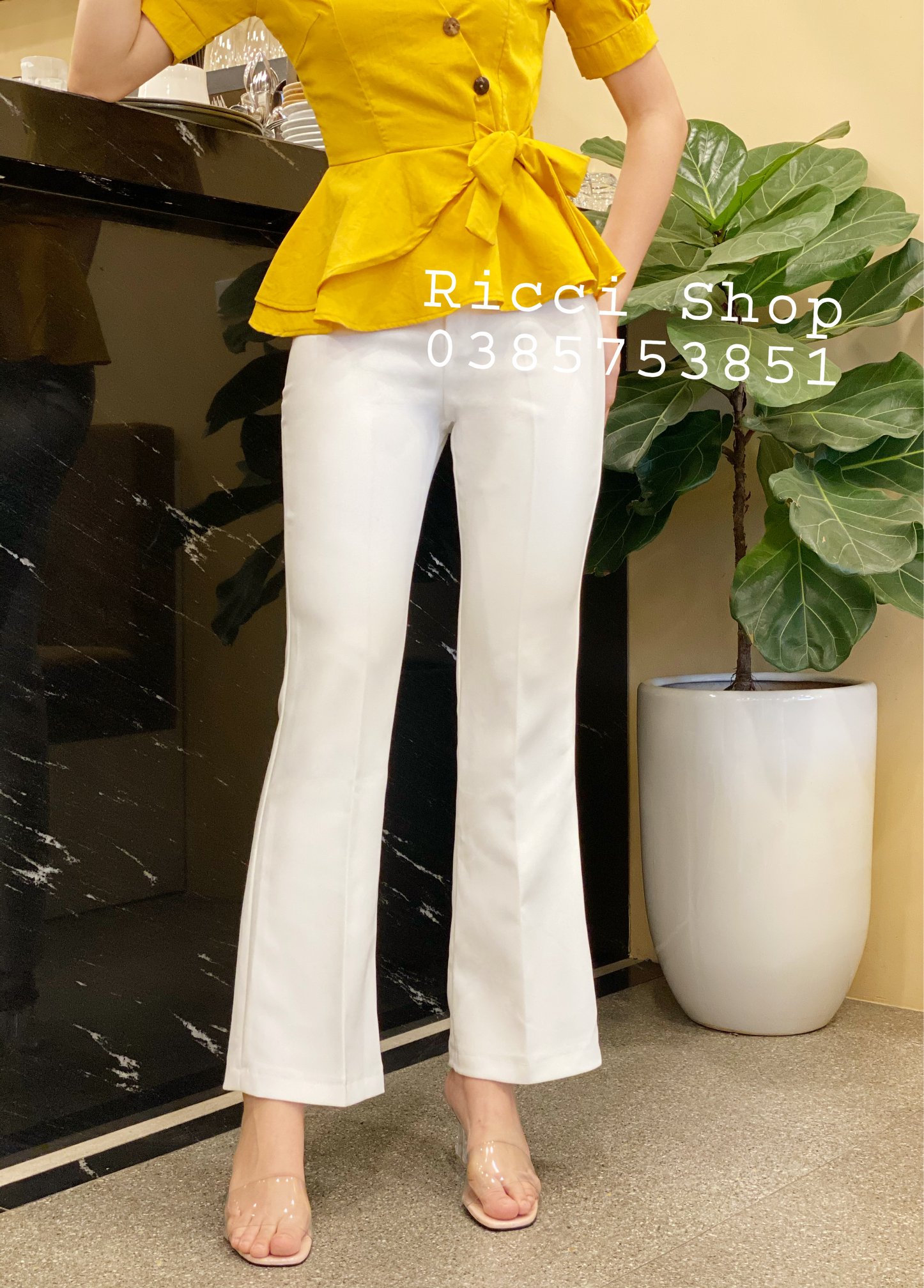 Q30 Quần ống loe khuy giữa