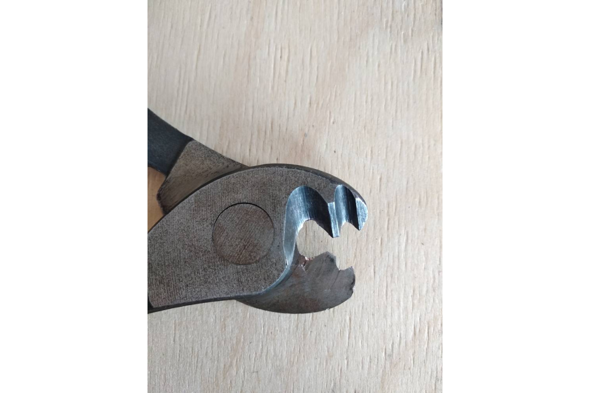 Kìm cắt cáp 6"Total THT11561