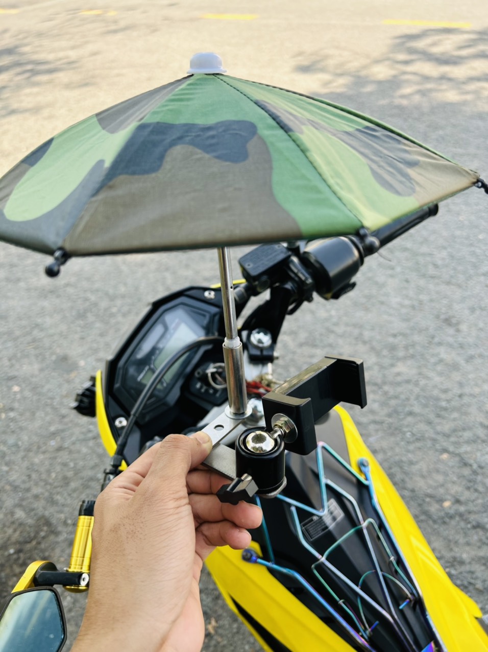 Combo Giá Đỡ Điện Thoại Xe Máy + Dù Mini