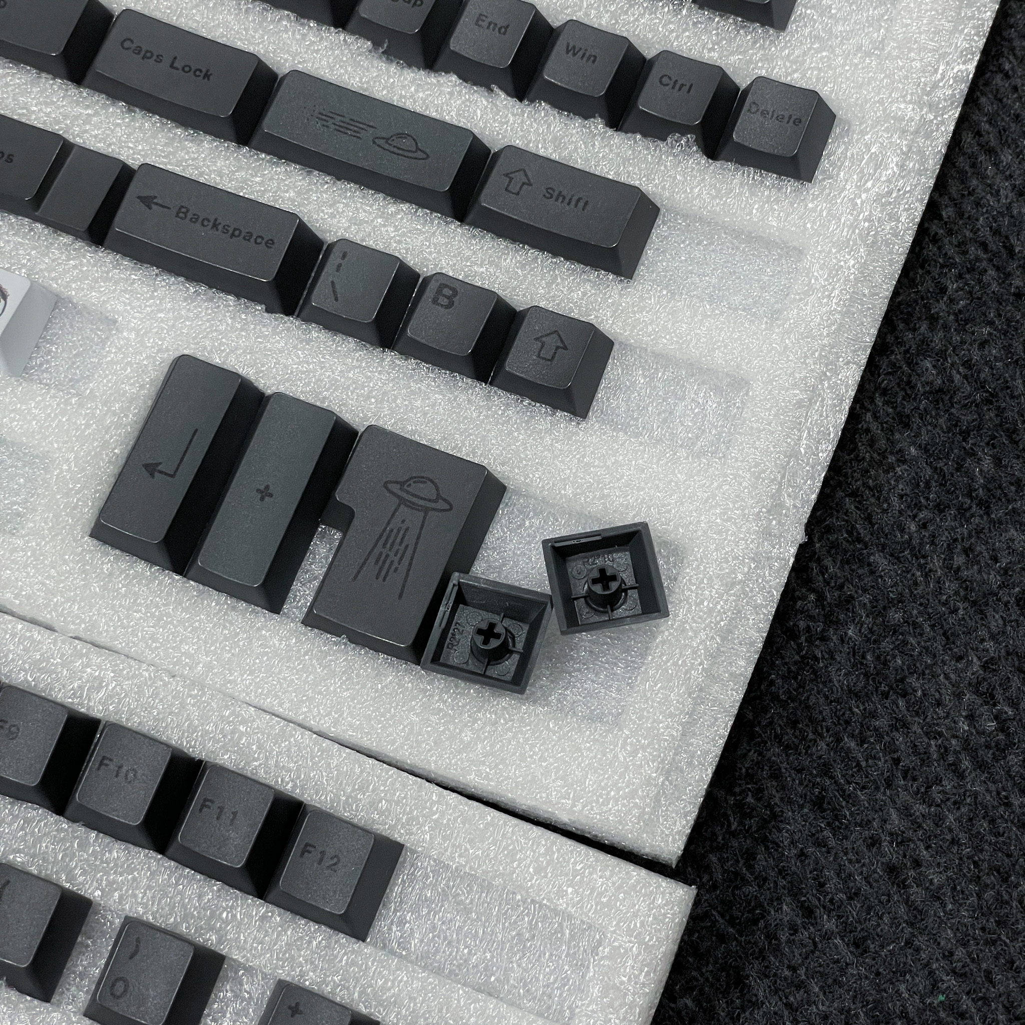 Bộ Keycap Black On Black PBT dyesub