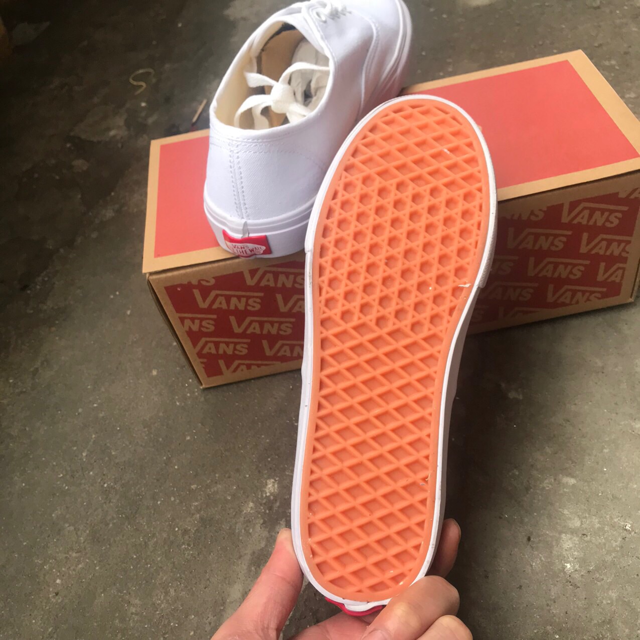 GIÀY VANS CLASSIC TRẮNG (Full box, tag)