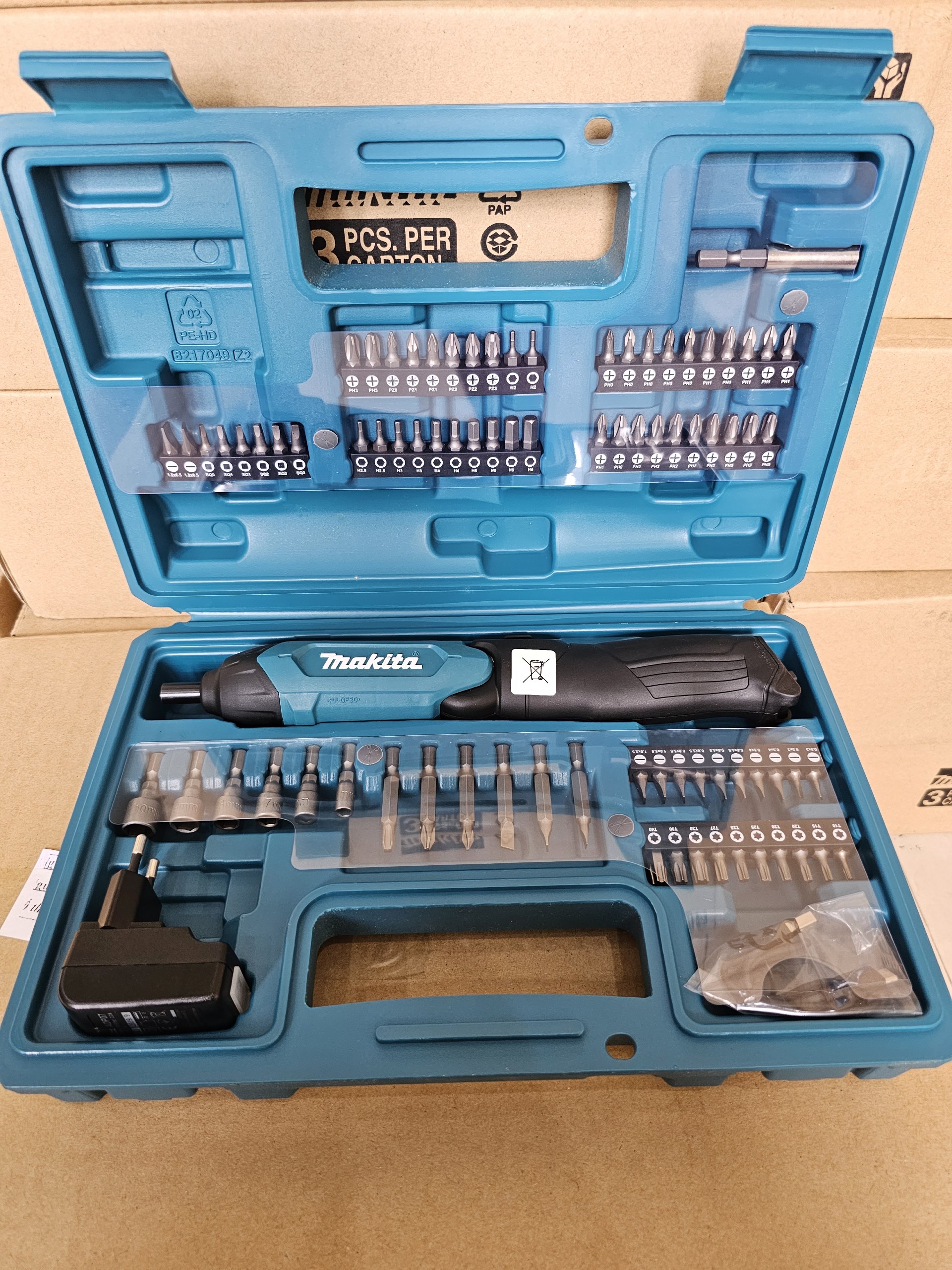 Máy bắt vít dùng pin Makita DF001DW