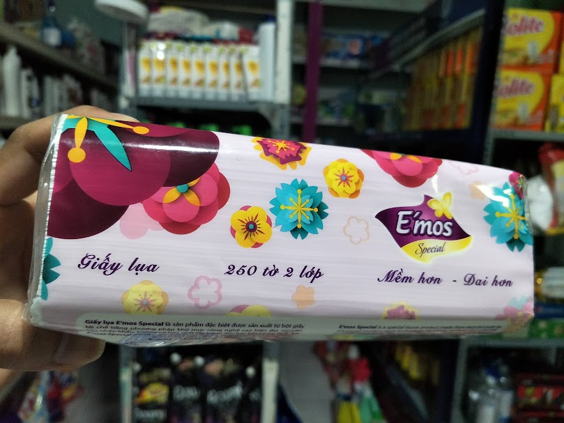 Khăn giấy lụa rút E'mos Special 250 tờ 2 lớp