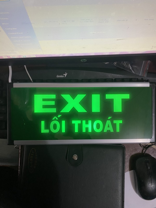 Đèn Exit 1 mặt có chữ lối thoát Đèn Exit 2 mặt có chữ lối thoát