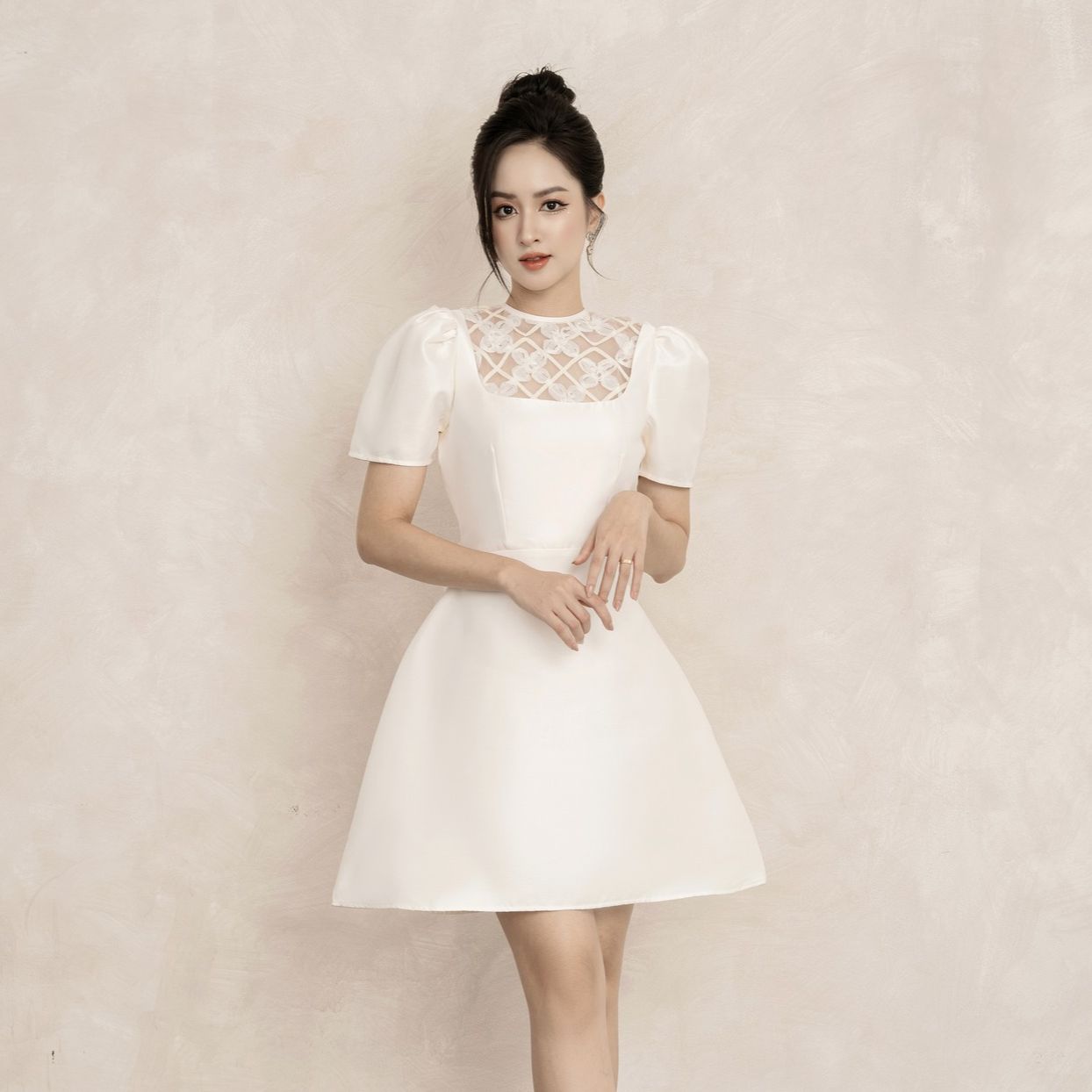 Voucher siêu sale 15% olv - đầm divine lace dress